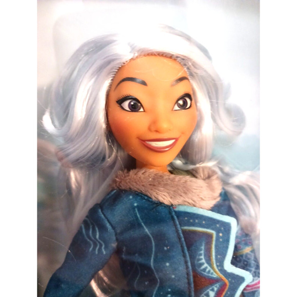 NEW IN BOX! Disney RAYA AND THE LAST DRAGON Human Sisu DOLL NEVER OPENED Collect - Picture 4 of 16